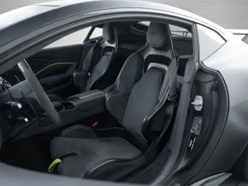 ASTON MARTIN V8 Vantage F1 Edition Carbon