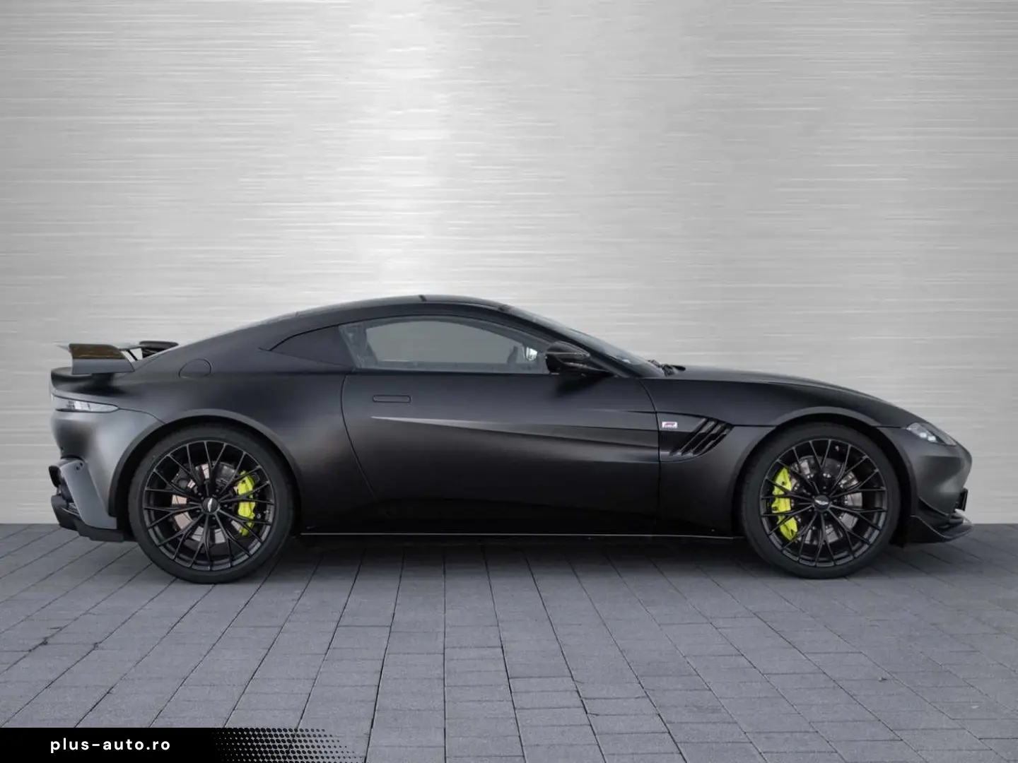 ASTON MARTIN V8 Vantage F1 Edition Carbon