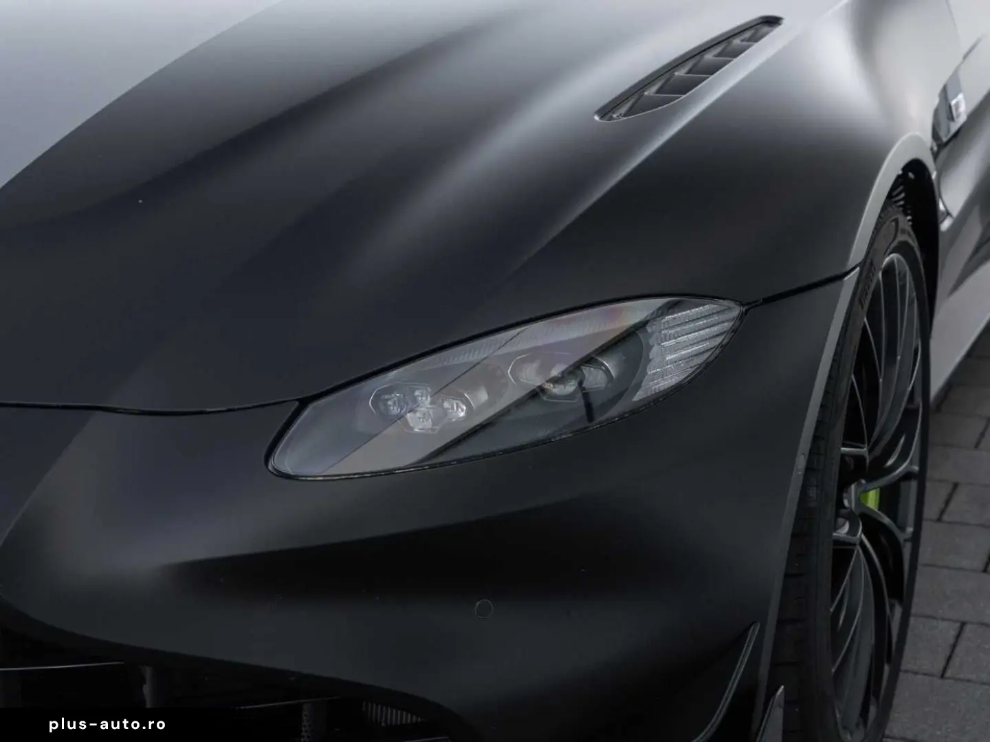 ASTON MARTIN V8 Vantage F1 Edition Carbon