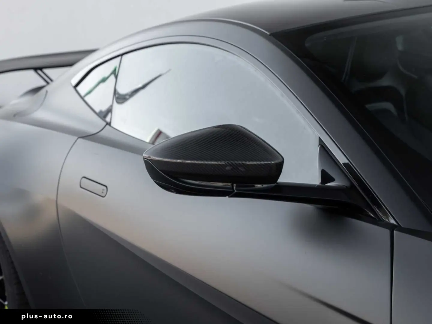ASTON MARTIN V8 Vantage F1 Edition Carbon