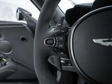 ASTON MARTIN V8 Vantage F1 Edition Carbon