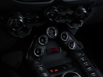 ASTON MARTIN V8 Vantage F1 Edition Carbon