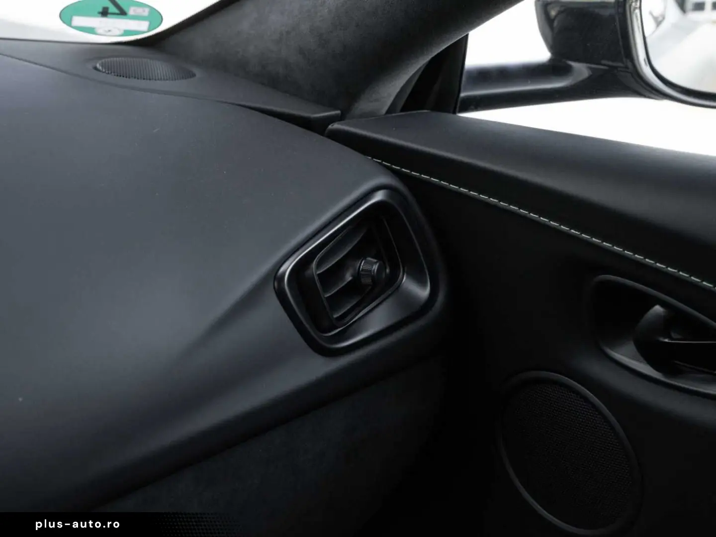 ASTON MARTIN V8 Vantage F1 Edition Carbon