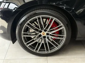PORSCHE Macan GTS PANO STANDHEIZUNG S-Lüftung