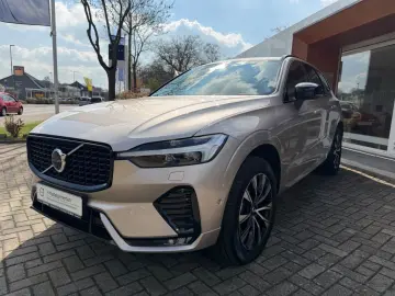 VOLVO XC60 B5 AWD Plus Dark