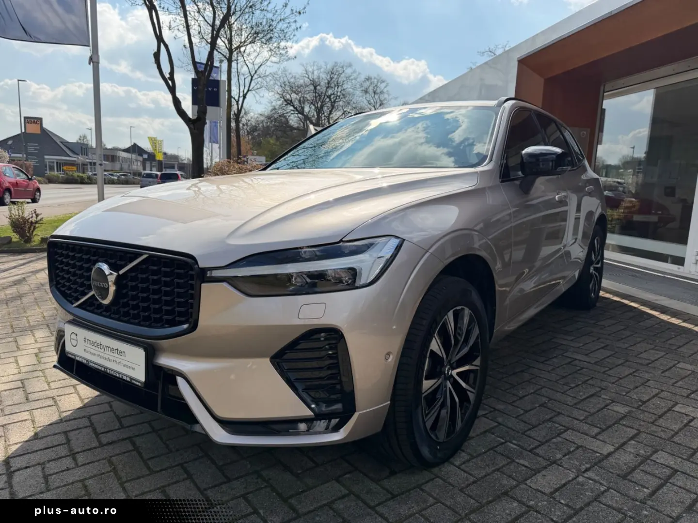VOLVO XC60 B5 AWD Plus Dark