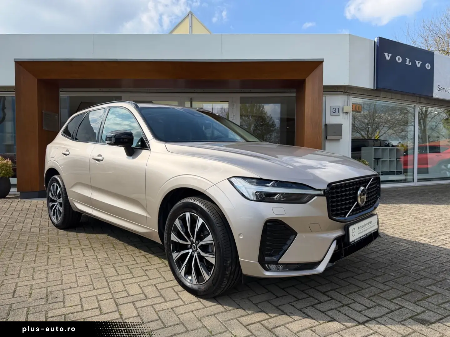 VOLVO XC60 B5 AWD Plus Dark