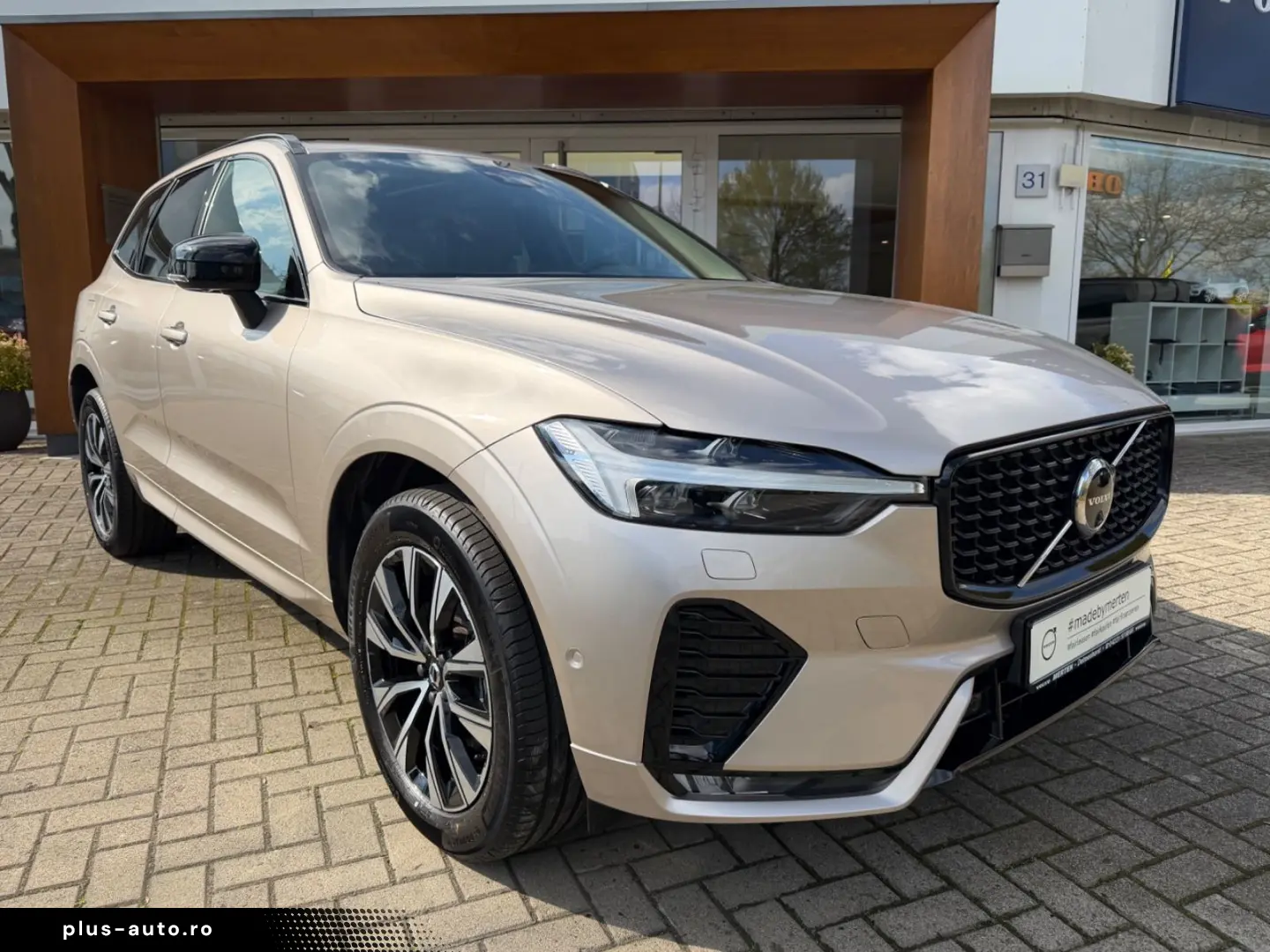 VOLVO XC60 B5 AWD Plus Dark