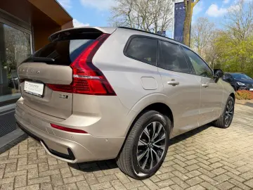VOLVO XC60 B5 AWD Plus Dark