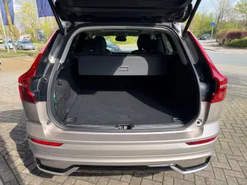 VOLVO XC60 B5 AWD Plus Dark