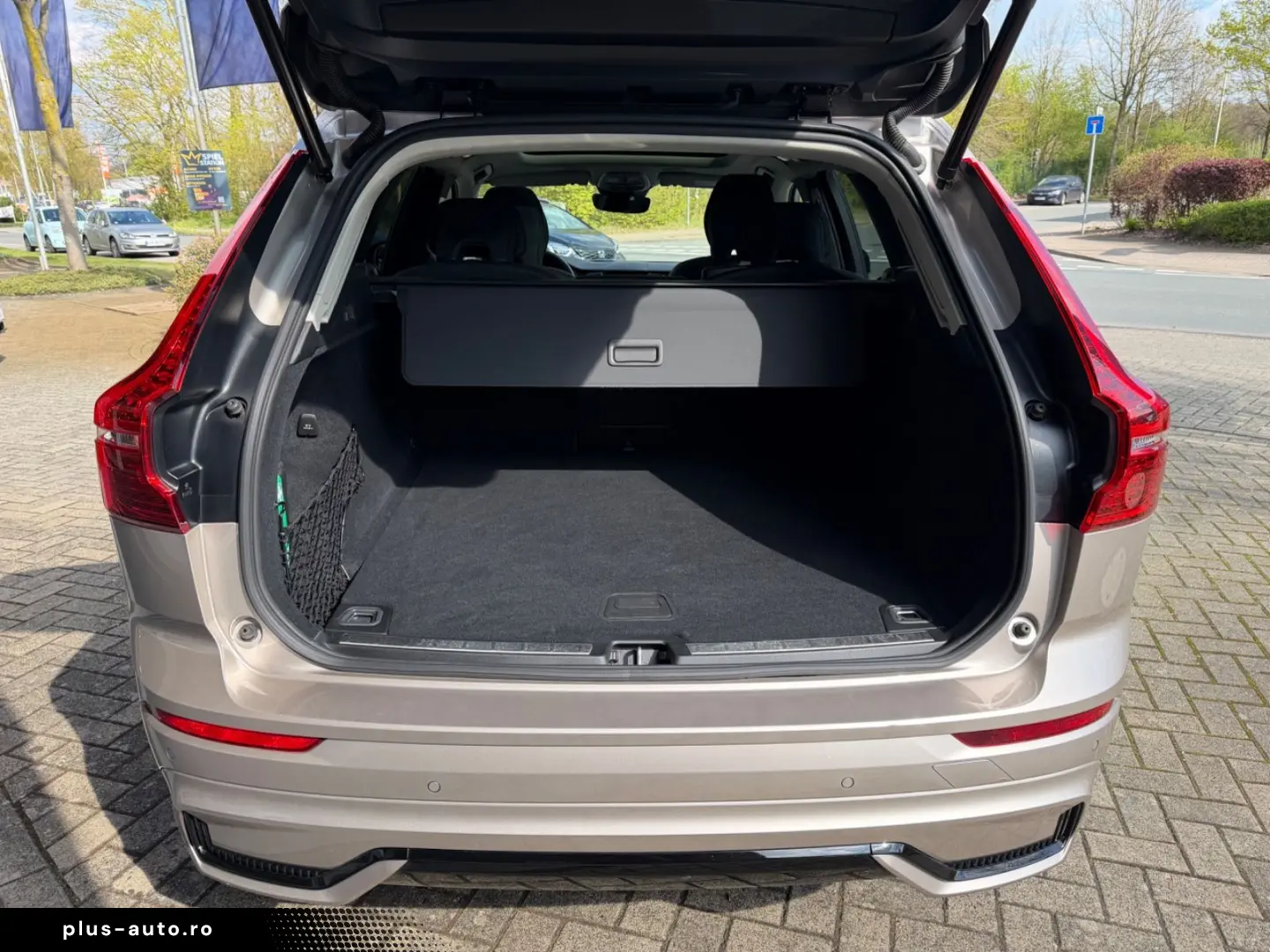 VOLVO XC60 B5 AWD Plus Dark