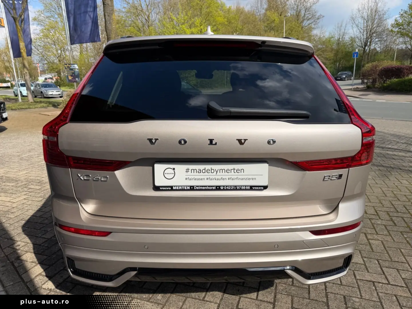 VOLVO XC60 B5 AWD Plus Dark