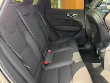 VOLVO XC60 B5 AWD Plus Dark