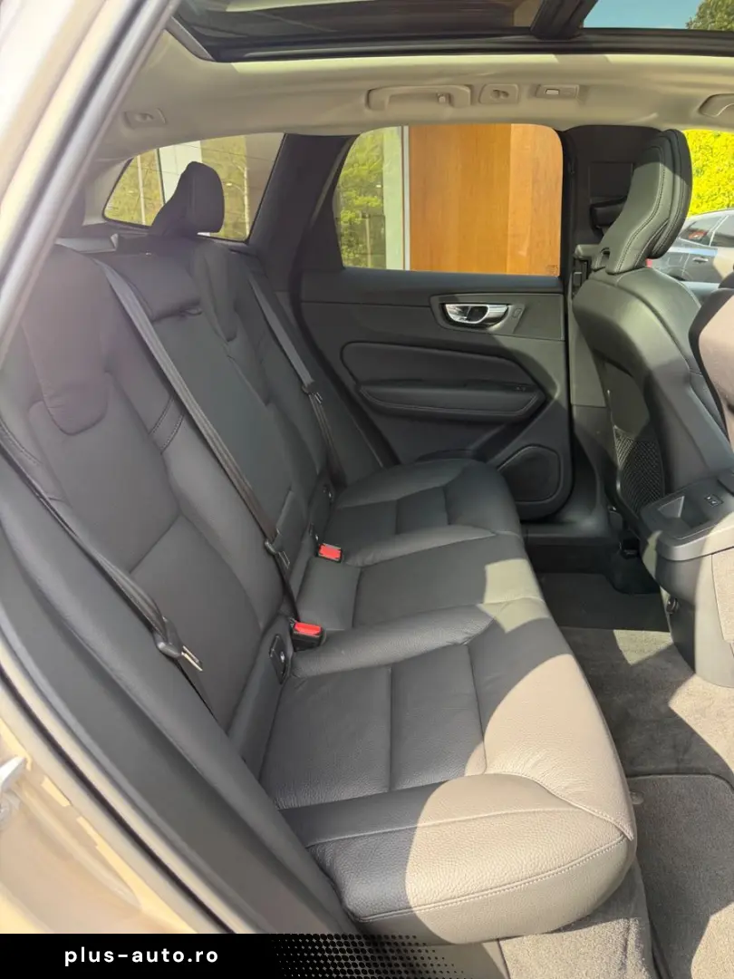 VOLVO XC60 B5 AWD Plus Dark