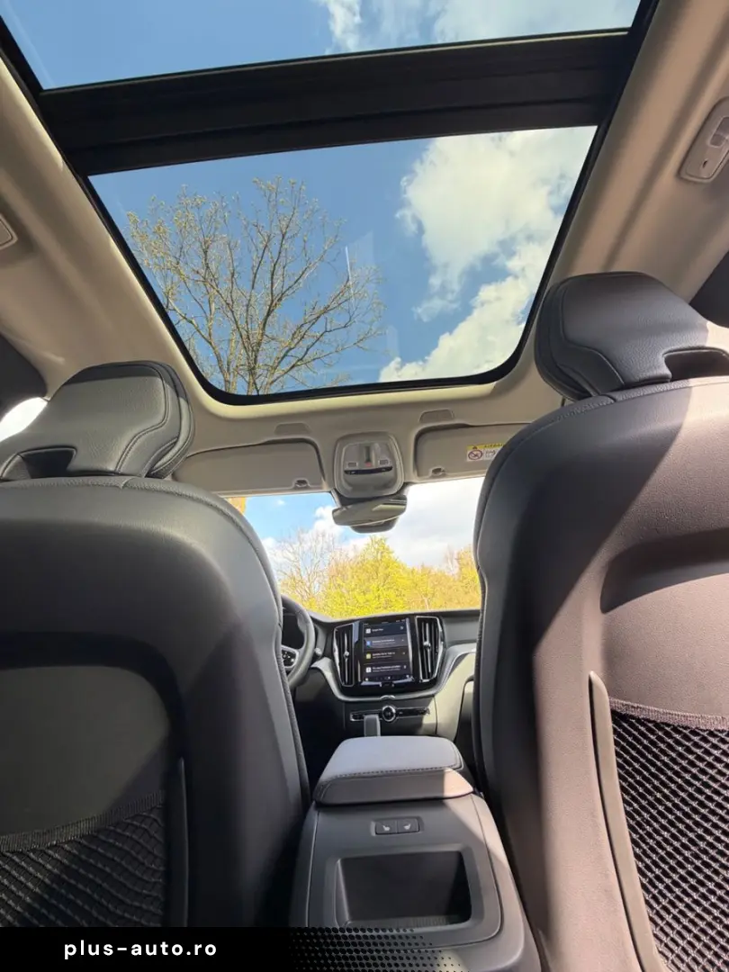 VOLVO XC60 B5 AWD Plus Dark