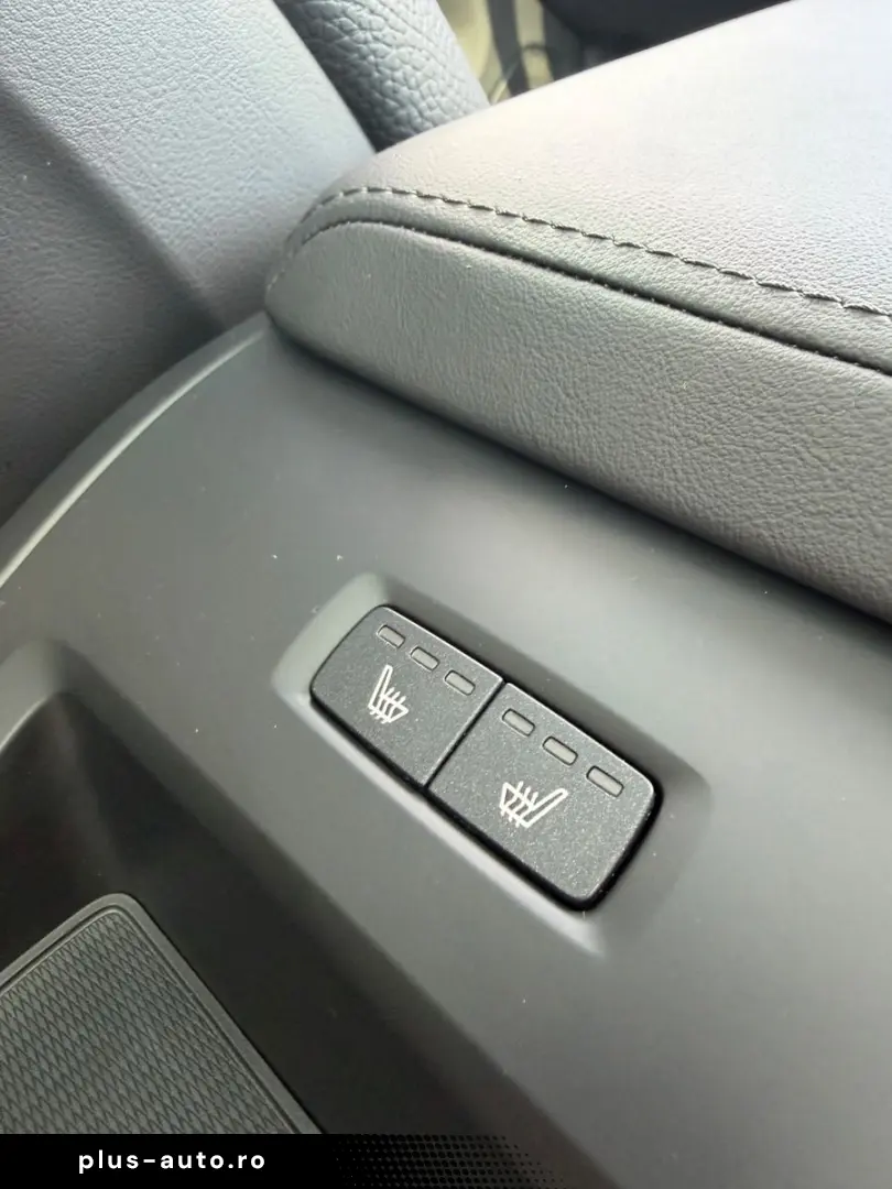 VOLVO XC60 B5 AWD Plus Dark