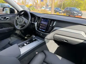 VOLVO XC60 B5 AWD Plus Dark