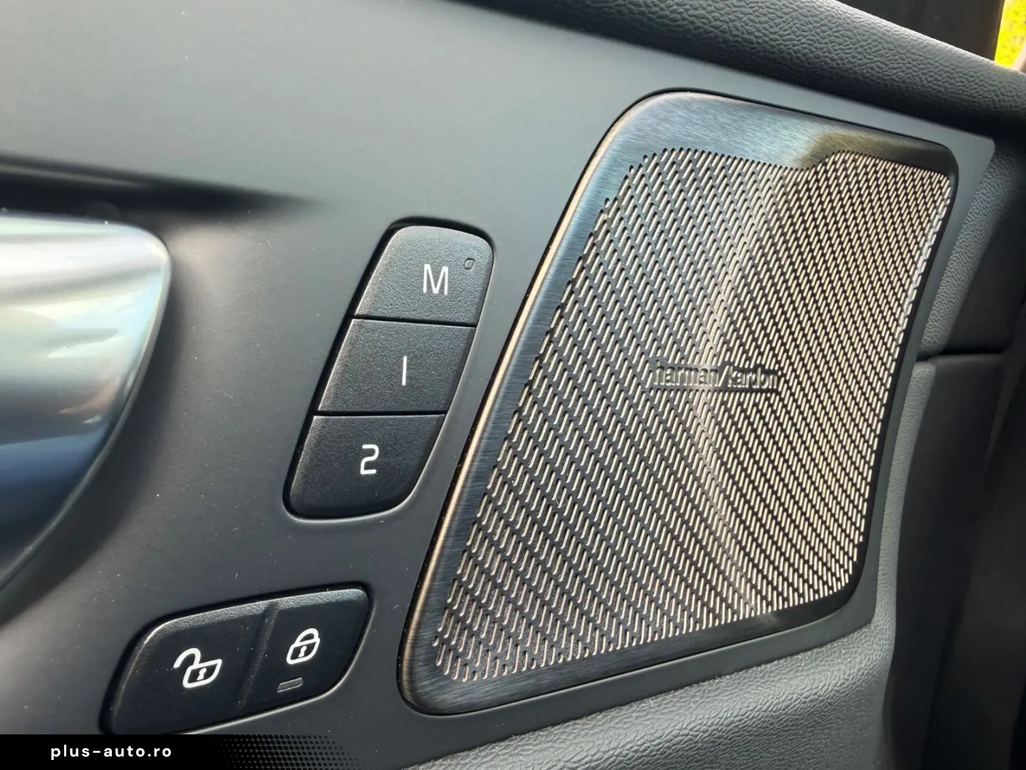 VOLVO XC60 B5 AWD Plus Dark