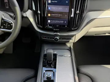 VOLVO XC60 B5 AWD Plus Dark
