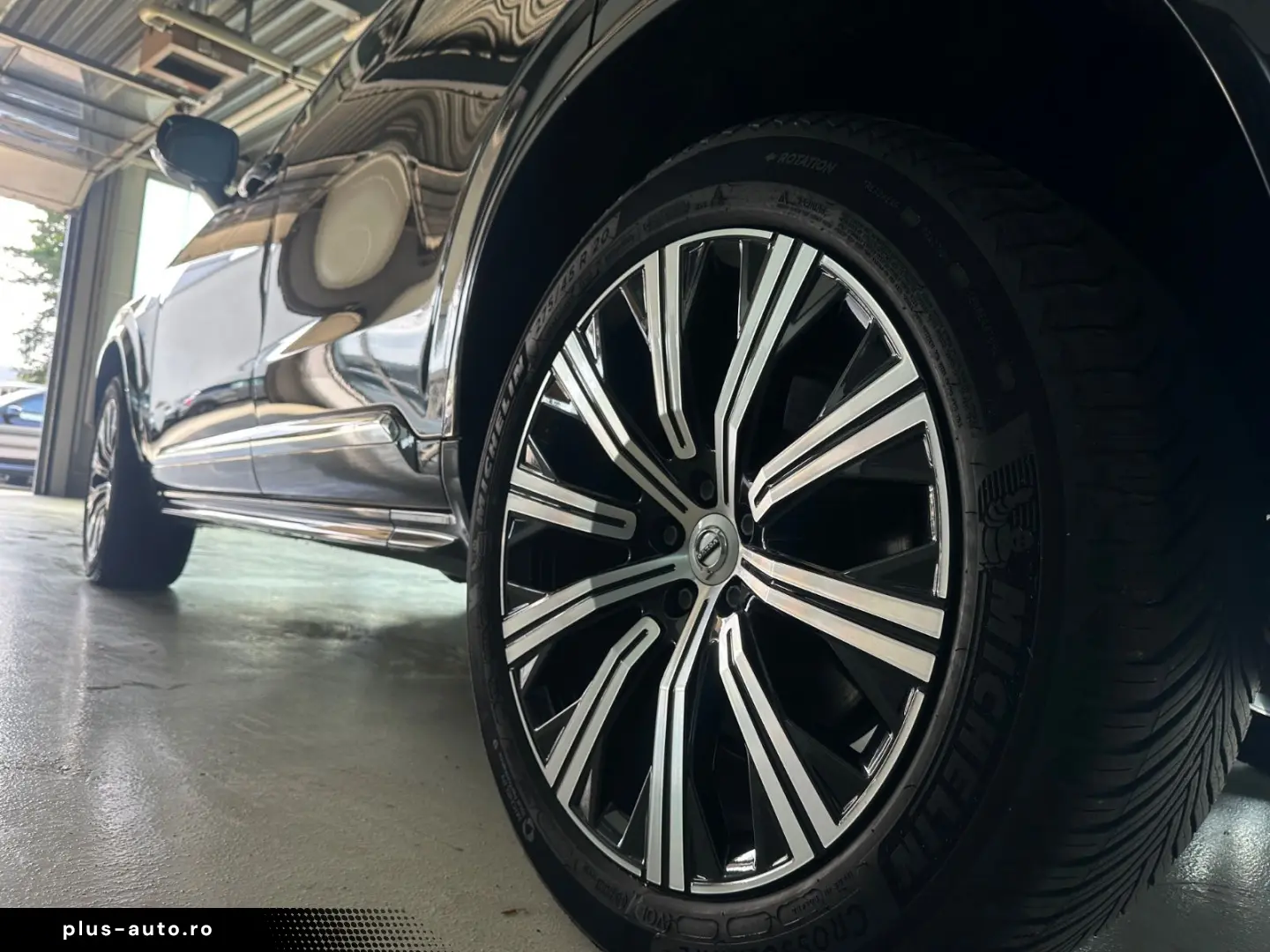 VOLVO XC90 Plus Bright AWD B5 7-Sitzer HarmanKardon