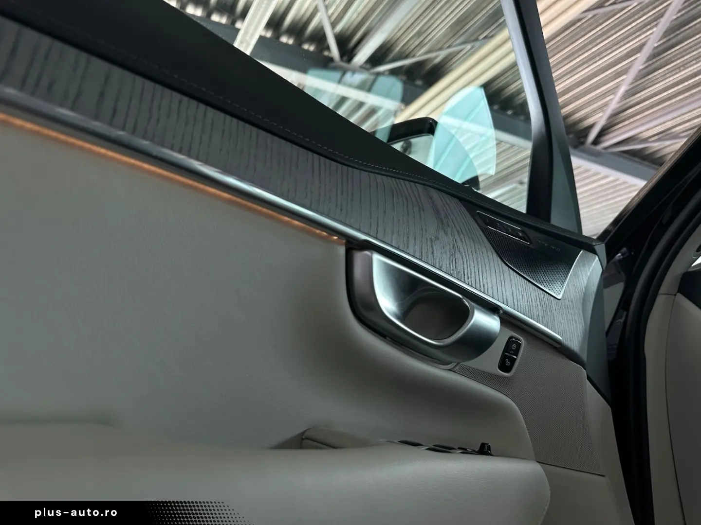VOLVO XC90 Plus Bright AWD B5 7-Sitzer HarmanKardon