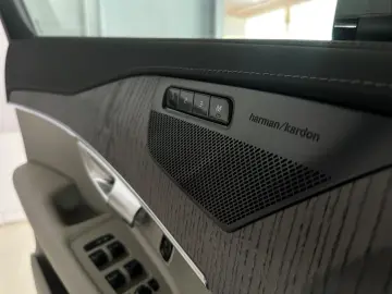 VOLVO XC90 Plus Bright AWD B5 7-Sitzer HarmanKardon