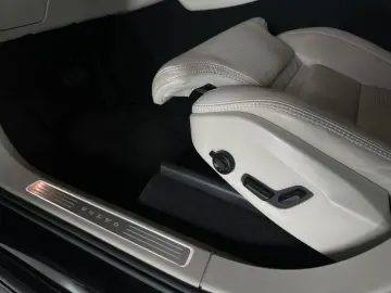 VOLVO XC90 Plus Bright AWD B5 7-Sitzer HarmanKardon
