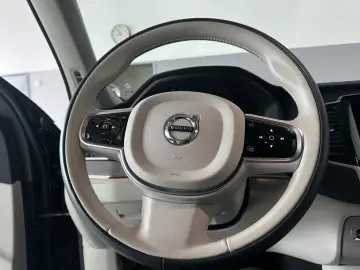 VOLVO XC90 Plus Bright AWD B5 7-Sitzer HarmanKardon