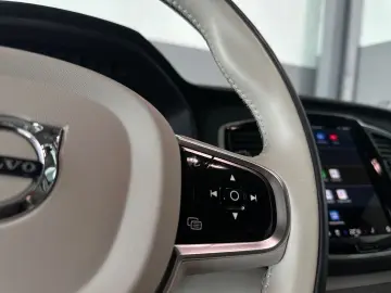 VOLVO XC90 Plus Bright AWD B5 7-Sitzer HarmanKardon