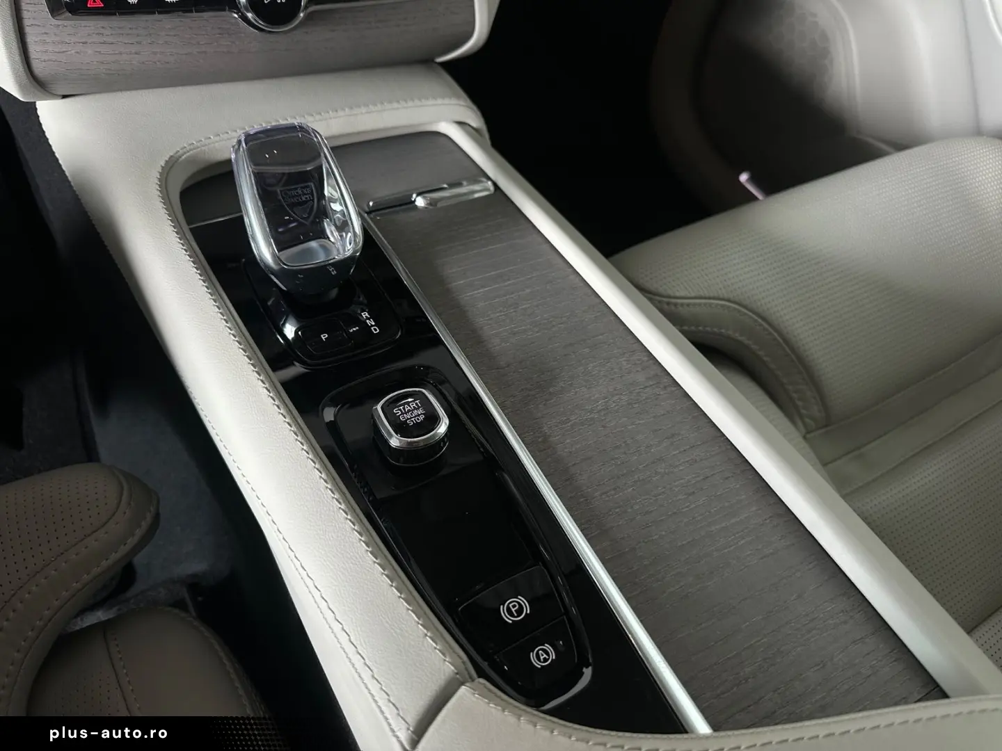 VOLVO XC90 Plus Bright AWD B5 7-Sitzer HarmanKardon