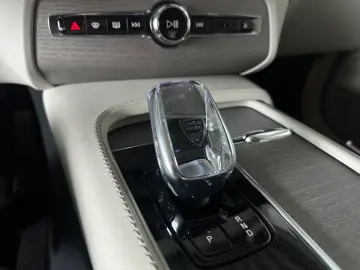 VOLVO XC90 Plus Bright AWD B5 7-Sitzer HarmanKardon