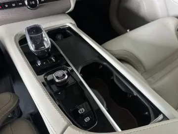 VOLVO XC90 Plus Bright AWD B5 7-Sitzer HarmanKardon