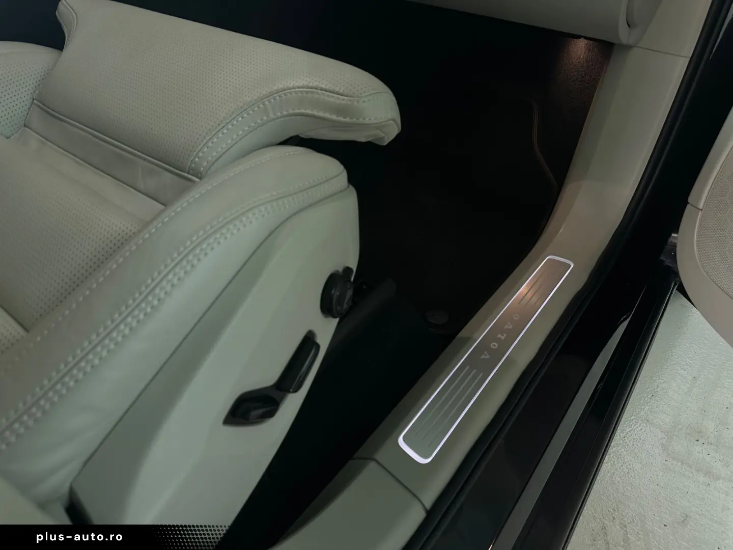 VOLVO XC90 Plus Bright AWD B5 7-Sitzer HarmanKardon