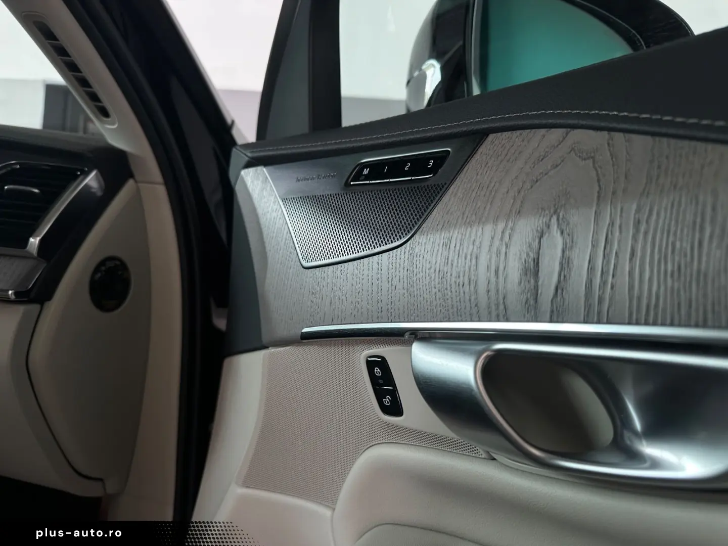 VOLVO XC90 Plus Bright AWD B5 7-Sitzer HarmanKardon
