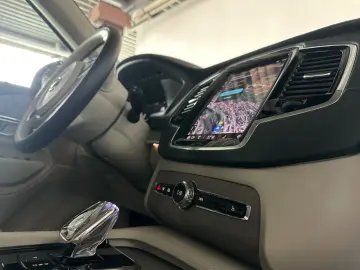 VOLVO XC90 Plus Bright AWD B5 7-Sitzer HarmanKardon