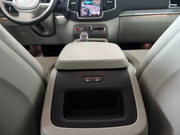 VOLVO XC90 Plus Bright AWD B5 7-Sitzer HarmanKardon