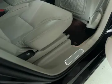 VOLVO XC90 Plus Bright AWD B5 7-Sitzer HarmanKardon