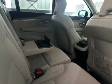 VOLVO XC90 Plus Bright AWD B5 7-Sitzer HarmanKardon