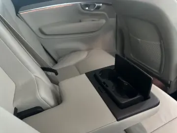 VOLVO XC90 Plus Bright AWD B5 7-Sitzer HarmanKardon