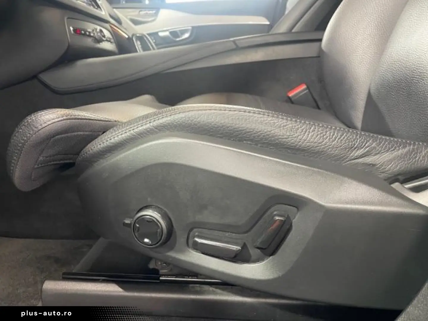 VOLVO XC90 B5 Plus Bright - 7-Sitzer Standheizung 360