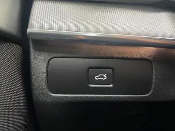 VOLVO XC90 B5 Plus Bright - 7-Sitzer Standheizung 360