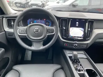 VOLVO XC60 B5 Core MHEV AWD HarmanKardon Memory Sitze