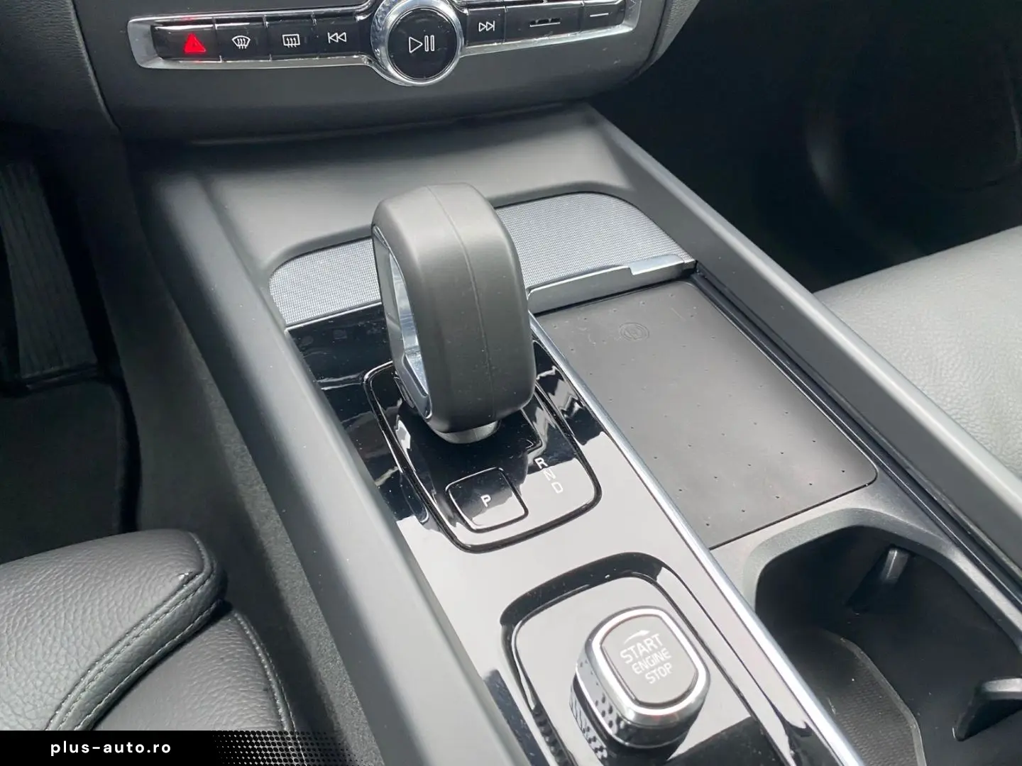 VOLVO XC60 B5 Core MHEV AWD HarmanKardon Memory Sitze