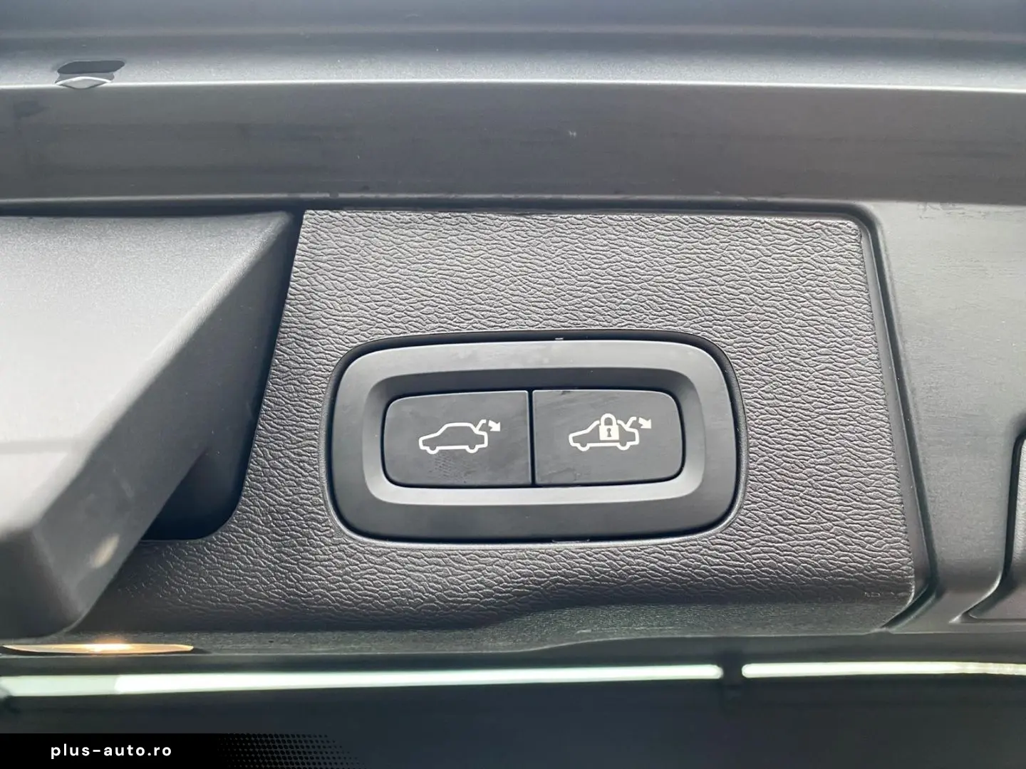 VOLVO XC60 B5 Core MHEV AWD HarmanKardon Memory Sitze