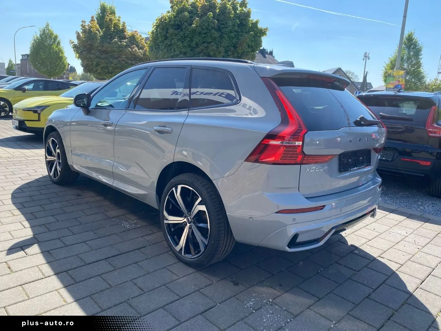 VOLVO XC60 B5 Ultra Dark AWD MHEV Memory Sitze 360 Gra