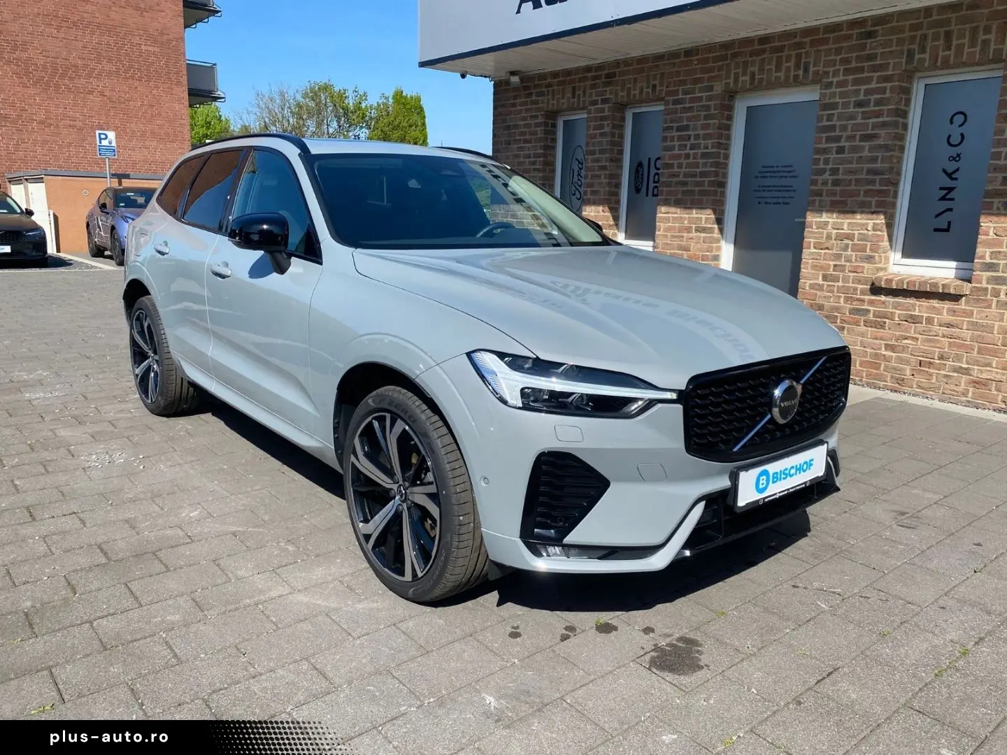 VOLVO XC60 B5 Ultra Dark AWD MHEV Memory Sitze 360 Gra