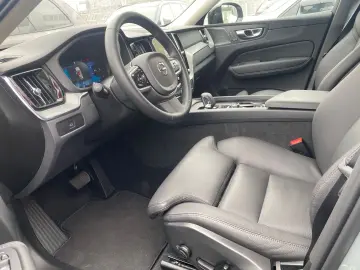 VOLVO XC60 B5 Ultra Dark AWD MHEV Memory Sitze 360 Gra