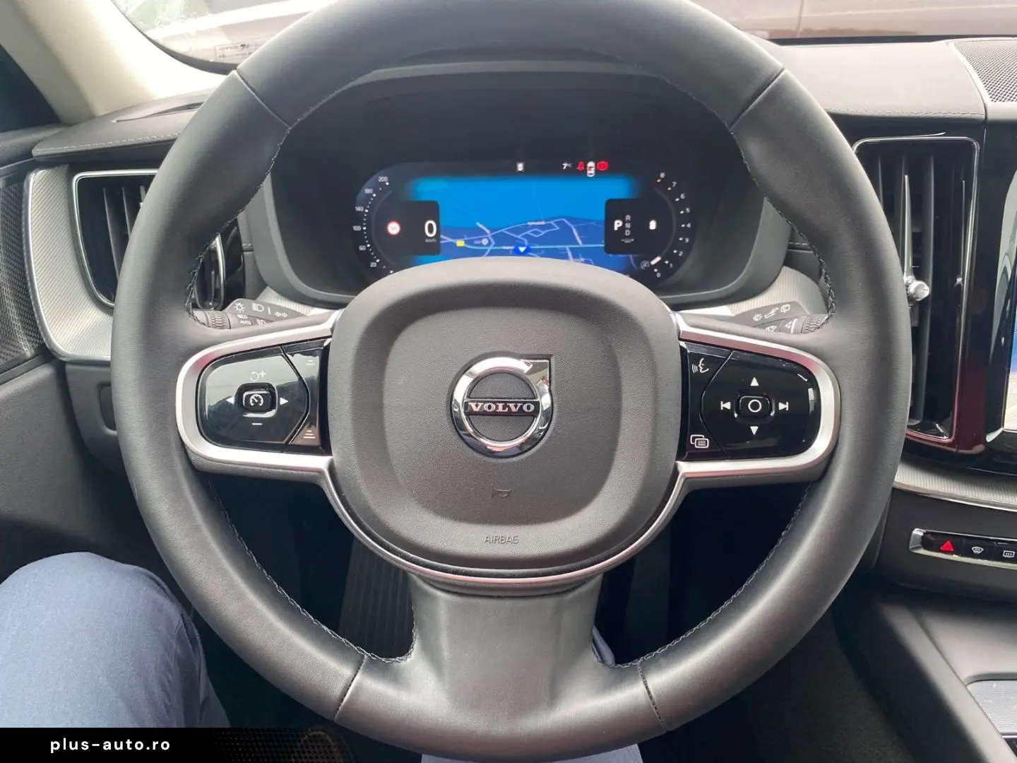 VOLVO XC60 B5 Ultra Dark AWD MHEV Memory Sitze 360 Gra