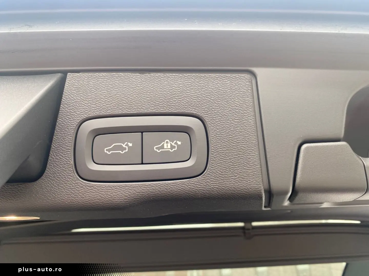 VOLVO XC60 B5 Ultra Dark AWD MHEV Memory Sitze 360 Gra