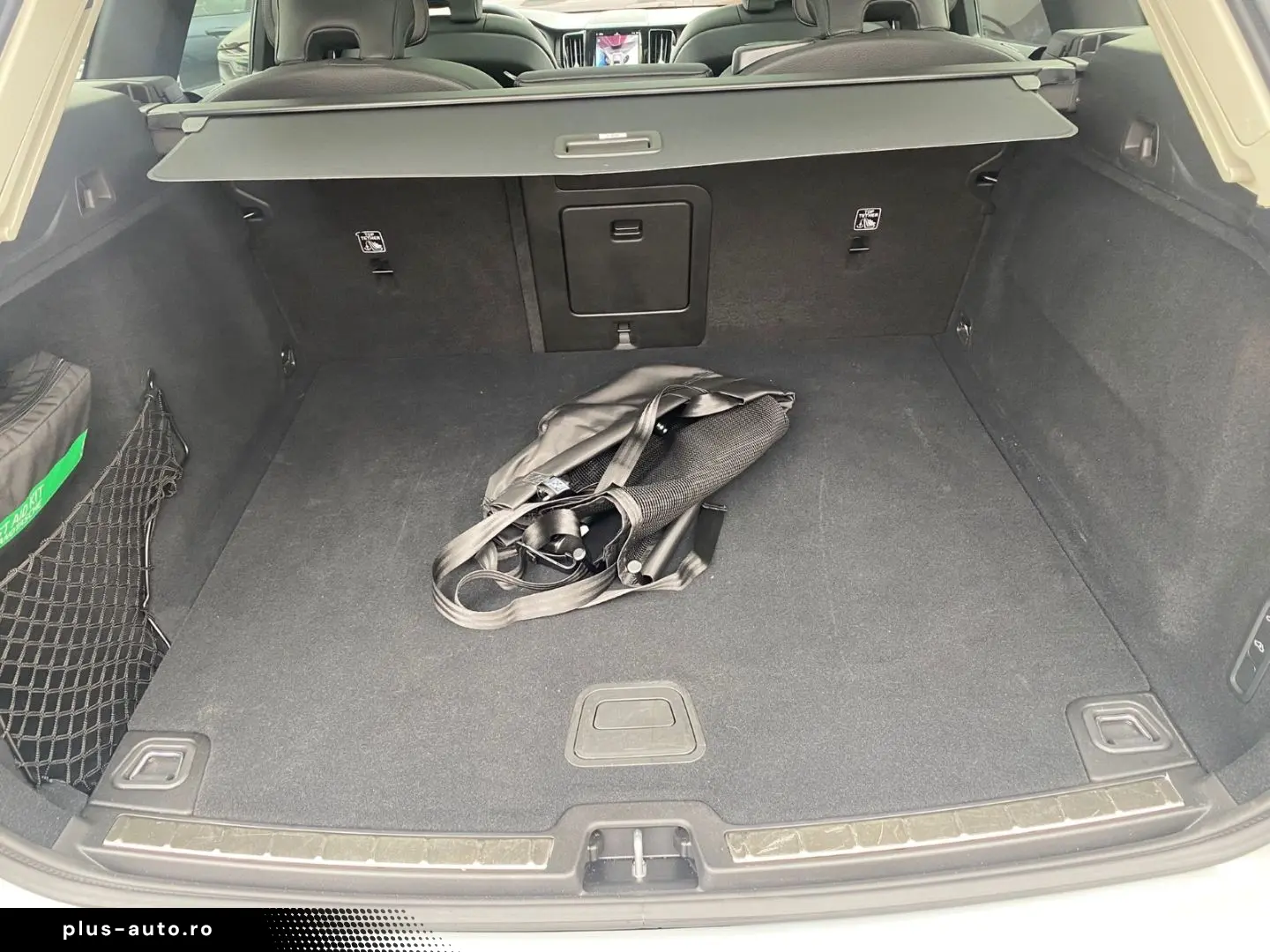 VOLVO XC60 B5 Ultra Dark AWD MHEV Memory Sitze 360 Gra